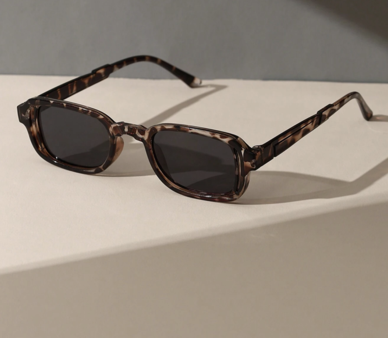 Women Delicate Vintage Hot Girl Style Fashion Glasses For Daily Life