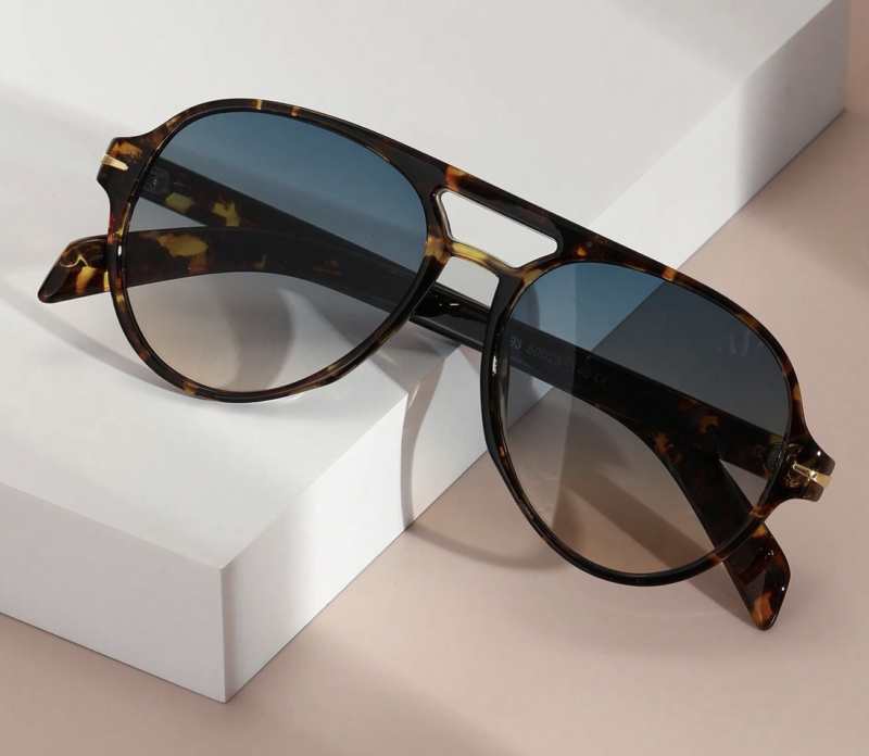 Casual And Fashionable Women's Aviator Fashion Glasses - Image 2